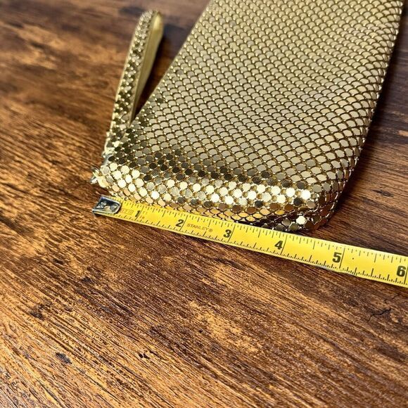 Vintage Gold Metal Mesh Evening Clutch Wristlet Zipper Closure - Picture 9 of 10